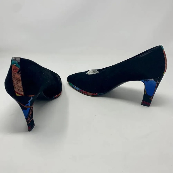 Stuart Weitzman Black Heels with Sleek Design - Picture 7 of 9